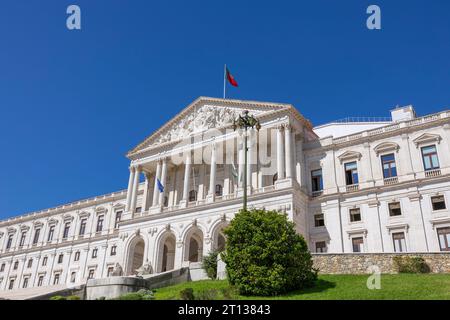 Facciata del Palazzo di Sao Bento (Palacio de Sao Bento), edificio del Parlamento portoghese (Parlamento de Portugal). Foto Stock