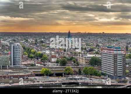 Vista panoramica di Amsterdam da una torre di osservazione A'Dam Lookout Foto Stock