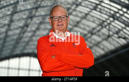 Londra, Regno Unito. 11 ottobre 2023. Annuncio dell'atleta TeamGB, vela. Stazione di St Pancras. Londra. Mark England - Team GB Chef de Mission per Parigi 2024 durante l'annuncio della squadra di vela che rappresenterà il TeamGB alle Olimpiadi di Parigi 2024. Credito: Sport in Pictures/Alamy Live News Foto Stock