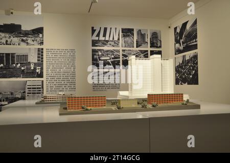 Berlino, Germania. 10 ottobre 2023. La mostra d'avanguardia ceca Hej rup! Nel Museo Brohan di Berlino, Germania, 11 ottobre 2023. Crediti: Zapotocky Ales/CTK Photo/Alamy Live News Foto Stock