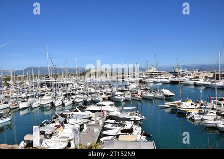 Port Vauban, Antibes, Costa Azzurra, Francia settembre 2023 Foto Stock