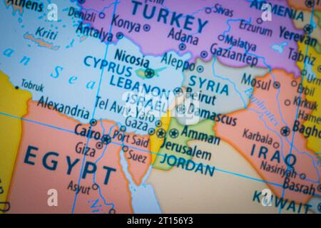 Mappa di Israele e della capitale Gerusalemme. Ciò mostra la zona di guerra tra Hamas, Palestina e Israele su una mappa mondiale Foto Stock