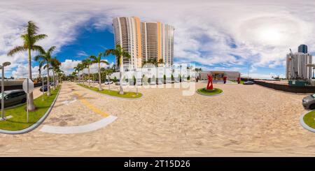 Visualizzazione panoramica a 360 gradi di Sunny Isles Beach, Florida, USA - 6 ottobre 2023: 360 foto equirettangolari Sales Center St Regis