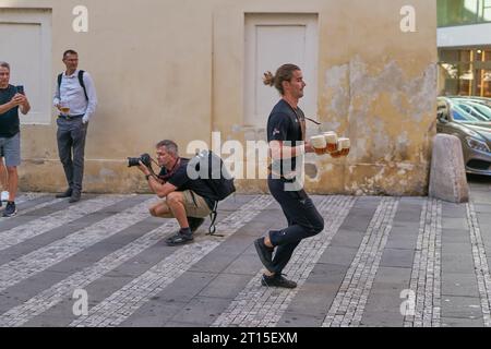 Concorso PINKASOVA NOČNÍ MŮRA dei camerieri più veloci del ristorante U Pinkasu di Praga Foto Stock