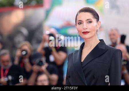 VENEZIA, ITALIA - 3 SETTEMBRE: La Patrona Caterina Murino partecipa al Red carpet del film Netflix "The Killer" al 80° Venice International Fil Foto Stock