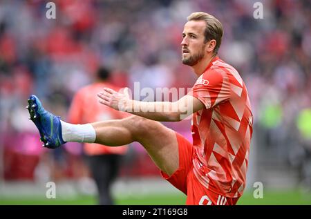 Warm-up, Training, Harry Kane FC Bayern Monaco FCB (09) Allianz Arena, Monaco, Baviera, Germania Foto Stock