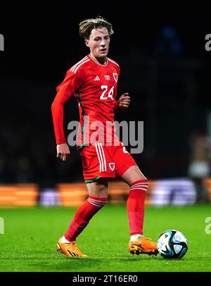 Charlie Savage del Galles in azione durante una partita amichevole internazionale all'ippodromo Stok di Wrexham. Data foto: Mercoledì 11 ottobre 2023. Foto Stock