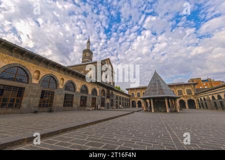 Storica moschea grande nel centro di Diyarbakir, Turchia Foto Stock