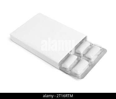 Confezione con gomme da masticare isolate su bianco Foto Stock