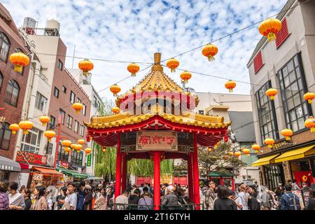 9 ottobre 2023: Nankin machi, nato nel 1868, è un quartiere di Kobe, in Giappone, e qui è considerato Chinatown. Ha più di cento re cinesi Foto Stock