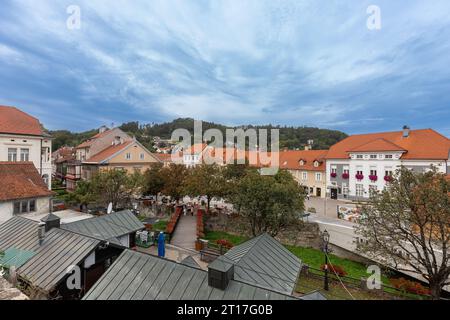 Samobor è una città della contea di Zagabria e fa parte dell'area metropolitana di Zagabria. È una città pittoresca con bellissime strade acciottolate e la sua Foto Stock