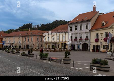 Samobor è una città della contea di Zagabria e fa parte dell'area metropolitana di Zagabria. È una città pittoresca con bellissime strade acciottolate e la sua Foto Stock