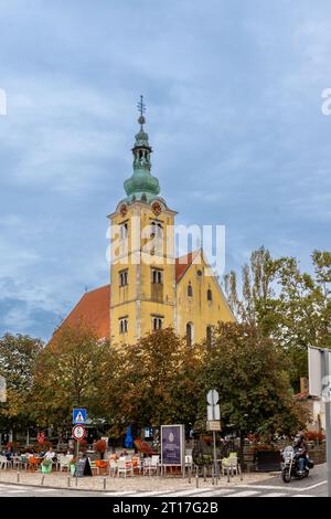 Samobor è una città della contea di Zagabria e fa parte dell'area metropolitana di Zagabria. È una città pittoresca con bellissime strade acciottolate e la sua Foto Stock