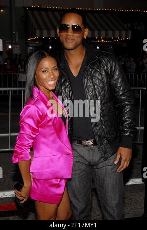 Los Angeles, Stati Uniti. 12 ottobre 2023. Foto del file datata 17 settembre 2007 di Will Smith e la moglie Jada Pinkett Smith assistono alla prima mondiale di Universal Pictures 'The Kingdom' al Mann's Village Theatre di Westwood. Los Angeles, CA, USA. Jada Pinkett Smith ha rivelato in una nuova intervista che lei e suo marito Will Smith sono stati separati dal 2016. Anche se gli attori vivevano vite completamente separate per sette anni, non erano pronti a confermare pubblicamente la notizia prima, ha confessato alla NBC. Foto di Lionel Hahn/ABACAPRESS.COM Credit: Abaca Press/Alamy Live News Foto Stock