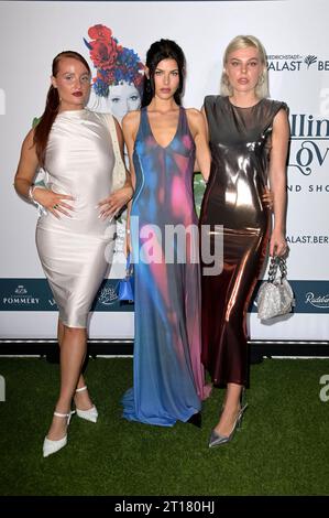 Sarah Benkhoff, Cassy Cassau und Selma May bei der Weltpremiere der Falling in Love Grand Show 2023 im Friedrichstadt-Palast. Berlin, 11.10.2023 *** Sarah Benkhoff, Cassy Cassau e Selma May alla prima mondiale del Falling in Love Grand Show 2023 al Friedrichstadt Palast Berlin, 11 10 2023 foto:XF.xKernx/xFuturexImagex Falling 3244 Credit: Imago/Alamy Live News Foto Stock