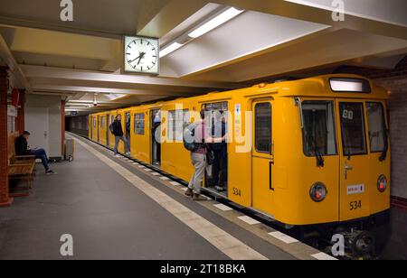 U4, U-Bahnhof Innsbrker Platz, Schöneberg, Berlino, Germania Foto Stock