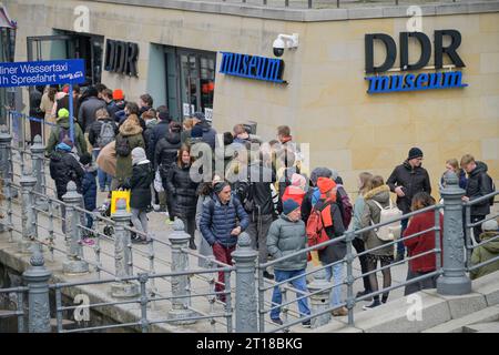 DDR Museum, vera Britain Ufer, Karl-Liebknecht-Straße, Mitte, Berlino, Germania Foto Stock