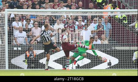 /. - West Ham United contro Newcastle United, Premier League, London Stadium, Londra, Regno Unito - 8 ottobre 2023. Solo per uso editoriale - si applicano le restrizioni DataCo. Foto Stock