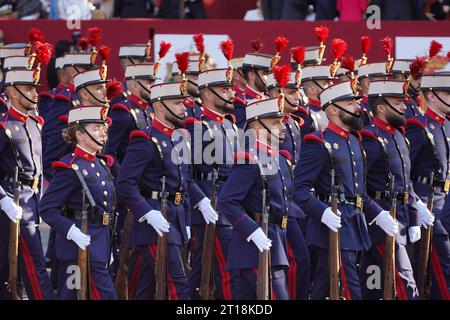 Madrid, Spagna. 12 ottobre 2023. Assistere a una parata militare durante il noto come dia de la Hispanidad, giornata nazionale spagnola, a Madrid, giovedì 12 ottobre 2023 Credit: CORDON PRESS/Alamy Live News Foto Stock