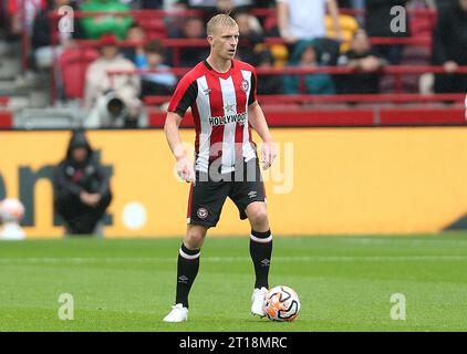 Ben Mee di Brentford. - Brentford contro Lille OSC, Pre Season Friendly Match, GTECH Community Stadium, Londra, Regno Unito - 5 agosto 2023. Solo per uso editoriale - si applicano le restrizioni DataCo Foto Stock