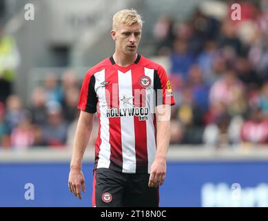 Ben Mee di Brentford. - Brentford contro Lille OSC, Pre Season Friendly Match, GTECH Community Stadium, Londra, Regno Unito - 5 agosto 2023. Solo per uso editoriale - si applicano le restrizioni DataCo Foto Stock