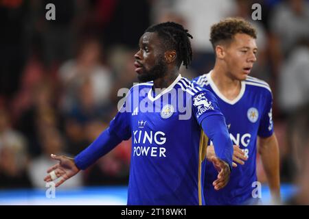 Stephy Mavididi di Leicester City celebra il punteggio di 1-4 - Southampton contro Leicester City, Sky Bet Championship, St Mary's Stadium, Southampton, Regno Unito - 15 settembre 2023 solo per uso editoriale - si applicano restrizioni DataCo Foto Stock