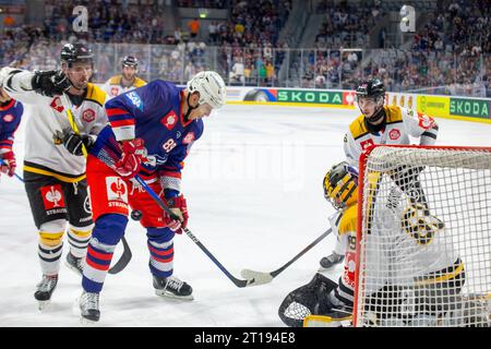 Spielszene Adler Mannheim gegen Rouen Dragons (Champions Hockey League) Foto Stock