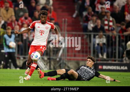FC Bayern München - SC Freiburg Fussball 1 . Bundesliga Saison 2023 / 2024 © diebilderwelt / Alamy Stock Foto Stock