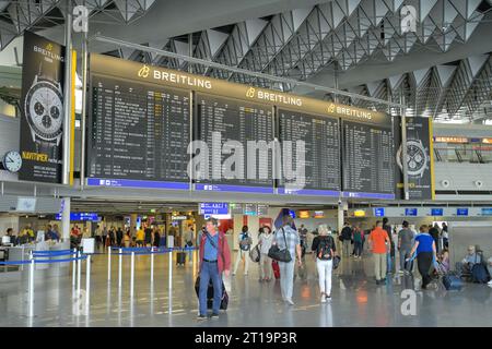 Abflüge, Reisende, Terminal 1, Flughafen, Francoforte sul meno, Hessen, Germania Foto Stock