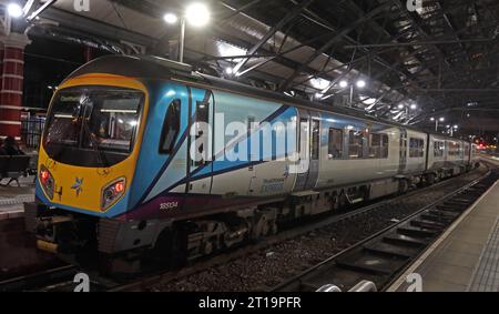 Northern Powerhouse East a West Diesel DMU 185134 TPE per Cleethorpes servizio serale del treno presso Lime St, Liverpool, stazione della linea principale di Merseyside Foto Stock