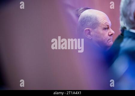 Potsdam, Germania. 12 ottobre 2023. Il cancelliere tedesco Olaf Scholz (SPD) partecipa alla cerimonia che segna i 125 anni della camera dell'industria e del commercio di Potsdam (IHK). Credito: Christoph Soeder/dpa/Alamy Live News Foto Stock