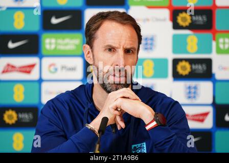 Gareth Southgate, manager dell'Inghilterra, durante una conferenza stampa presso l'Hotspur Way Training Ground, Londra. Data immagine: Giovedì 12 ottobre 2023. Foto Stock