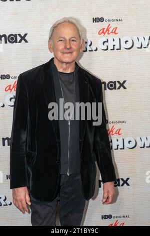 New York, New York, USA. 12 ottobre 2023. (NUOVO) ALIAS MR. CHOW Film Premiere. 12 ottobre 2023, New York, New York, USA: Victor Garber partecipa all'alias MR.. CHOW Film Premiere al Museum of Modern Art il 12 ottobre 2023 a New York City. (Credito: M10s/TheNews2) (foto: M10s/Thenews2/Zumapress) (immagine di credito: © Ron Adar/TheNEWS2 via ZUMA Press Wire) SOLO USO EDITORIALE! Non per USO commerciale! Foto Stock