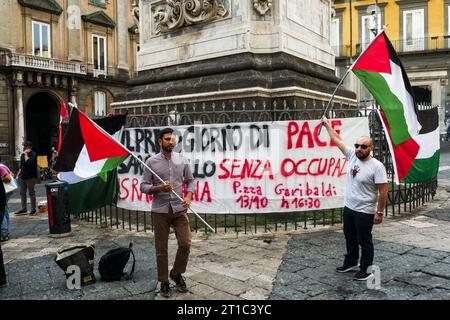 News - Napoli, Presidium manifestanti pro-Palestina promosso dagli studenti dell'Università l Orientale di Napoli con il coinvolgimento della comunità palestinese a Napoli. La manifestazione serve anche a preparare la processione prevista per domani pomeriggio a Napoli con la partecipazione di vari sindacati. Napoli Napoli Italia Copyright: XAntonioxBalascox/xLiveMediax LPN 1085596 credito: Imago/Alamy Live News Foto Stock