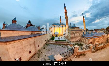 Saatli Madrasa a Edirne, Turchia, rinomata istituzione educativa islamica. Qui, gli studenti si impegnano nello studio di teologia, giurisprudenza, filosofia, Foto Stock