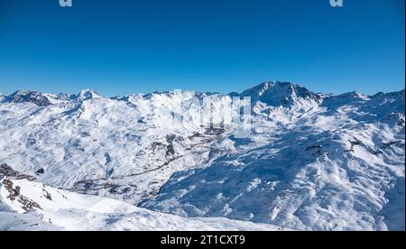 Catena montuosa nella località sciistica di Trois Vallees, Francia Foto Stock