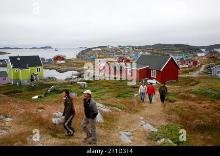 Vista sul piccolo villaggio di Itilleq, Groenlandia. Foto Stock