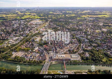 Luftbild, Stadtmitte mit Mercaden Dorsten Einkaufszentrum und kath. Kirche St Agatha, Dorsten, Ruhrgebiet, Nordrhein-Westfalen, Deutschland ACHTUNGxMINDESTHONORARx60xEURO *** Vista aerea, centro città con centro commerciale Mercaden Dorsten e chiesa cattolica St Agatha, Dorsten, Ruhr area, Renania settentrionale Vestfalia, Germania ATTENTIONxMINDESTHONORARx60xEURO credito: News/Alamy Foto Stock