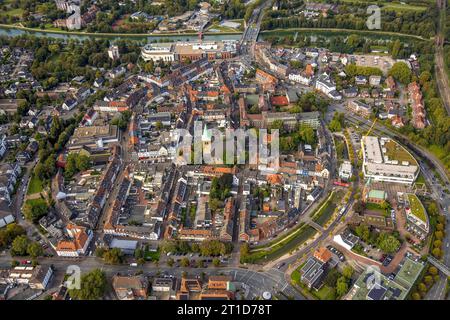 Luftbild, Stadtmitte mit Mercaden Dorsten Einkaufszentrum und kath. Kirche St Agatha, evang. Johanneskirche und Platz der Deutschen Einheit, Polizeiwache Dorsten, Dorsten, Ruhrgebiet, Nordrhein-Westfalen, Deutschland ACHTUNGxMINDESTHONORARx60xEURO *** Vista aerea, centro città con centro commerciale Mercaden Dorsten e chiesa cattolica St Agatha, evang Johanneskirche e Platz der Deutschen Einheit, stazione di polizia Dorsten, Dorsten, zona della Ruhr, Renania settentrionale Vestfalia, Germania ATTENTIONxMINESTHONORARx60xEURO Foto Stock