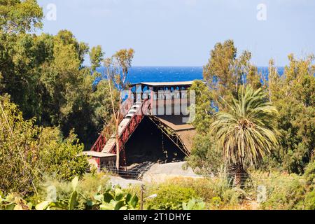 Sistema di trasporto Maden Yukleme iskelesi per il carico di rame sulle navi in acque profonde. Posseduta dalla Cyprus Mining Corporation di Guzelyurt, Soloi, Morfou, Foto Stock