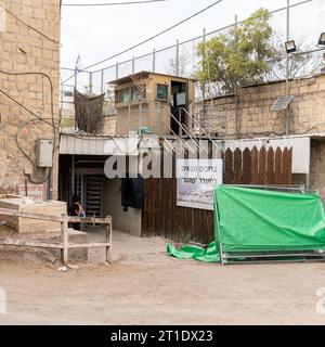 Hebron, West Bank Israel-03 ottobre 2023: Checkpoint a Hebron che separa la parte ebraica e quella palestinese della città Foto Stock