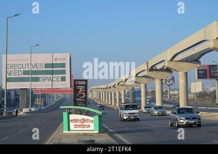 Egitto, Gizeh EGITTO, Gizeh, nuova città 6 ottobre nel deserto, nuova costruzione linea metropolitana *** ÄGYPTEN, Giza, neue Stadt 6. Oktober in der Wüste, Neubau einer Metro Gizeh Egypt Credit: Imago/Alamy Live News Foto Stock