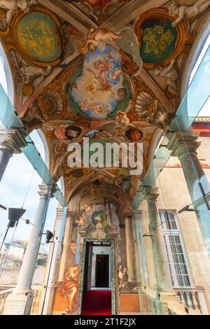 La Loggia delle rovine o di Diana fu dipinta da Paolo Gerolamo Piola e Nicolò Codazzi. Palazzo Rosso detto anche Palazzo Brignole sale, è oggi un palazzo Foto Stock