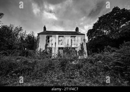 ABBANDONATA VECCHIA FATISCENTE HOUSE MELADOR ST.AUSTELL Foto Stock