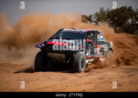 202 YACOPINI Juan Cruz (arg), OLIVERAS CARRERAS Daniel (spa), Toyota Hilux Overdrive, FIA W2RC, azione durante il Prologo del Rallye du Maroc 2023, il 13 ottobre 2023 ad Agadir, Marocco Foto Stock