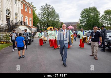 La Warrington Ethnic Communities Association (WECA) ha tenuto il loro festival annuale MELA che costruisce con successo la coesione della comunità e sostiene l'integrazione Foto Stock