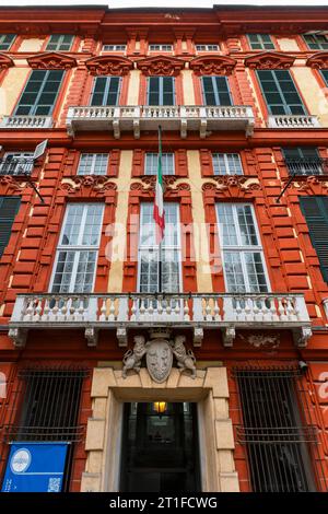 Palazzo Rosso detto anche Palazzo Brignole sale, è oggi un museo situato in via Garibaldi nel centro storico di Genova. Liguria, Ital Foto Stock