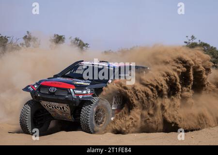 202 YACOPINI Juan Cruz (arg), OLIVERAS CARRERAS Daniel (spa), Toyota Hilux Overdrive, FIA W2RC, azione durante il Prologo del Rallye du Maroc 2023, il 13 ottobre 2023 ad Agadir, Marocco Foto Stock