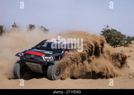 202 YACOPINI Juan Cruz (arg), OLIVERAS CARRERAS Daniel (spa), Toyota Hilux Overdrive, FIA W2RC, azione durante il Prologo del Rallye du Maroc 2023, il 13 ottobre 2023 ad Agadir, Marocco Foto Stock