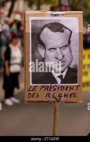 Parigi, Francia. 13 ottobre 2023. Mobilitazione interprofessionale contro l'austerità, per stipendi, pensioni, uguaglianza di genere e difesa dell'ambiente il 13 ottobre 2023 a Parigi, in Francia. Crediti: Bernard Menigault/Alamy Live News Foto Stock